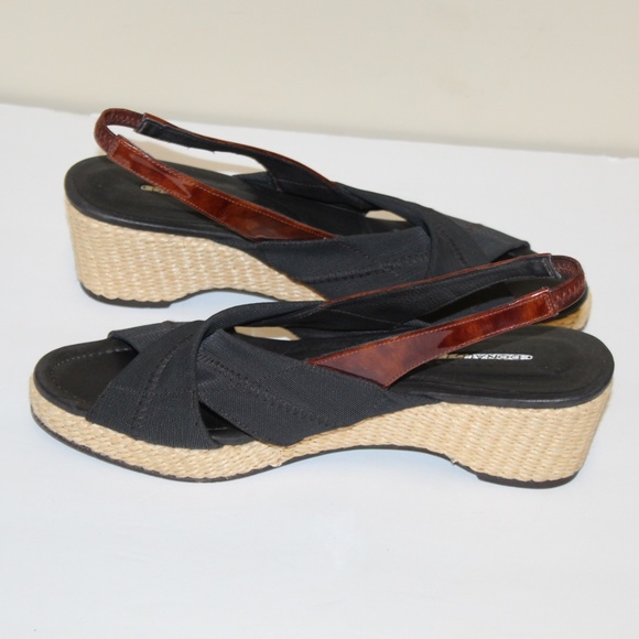 Donald J. Pliner Women size 9.5 M sandals - Picture 3 of 8
